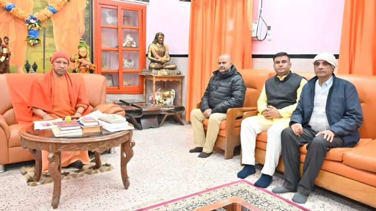 योगी आदित्यनाथ ने भारतीय मजदूर संघ गोरखपुर को दिया पूरा समर्थन