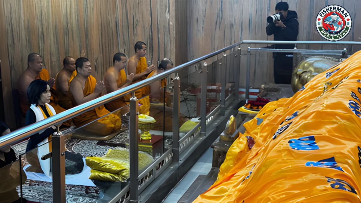 कुशीनगर महापरिनिर्वाण मंदिर में थाईलैंड की रानी