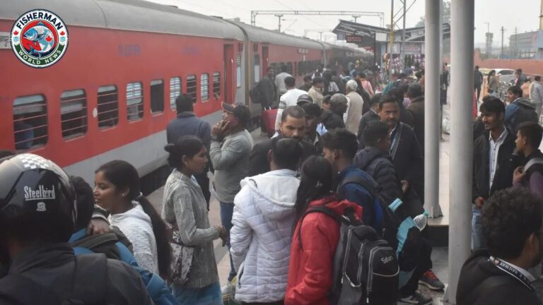 गोरखधाम सुपरफास्ट 9 घंटे देरी