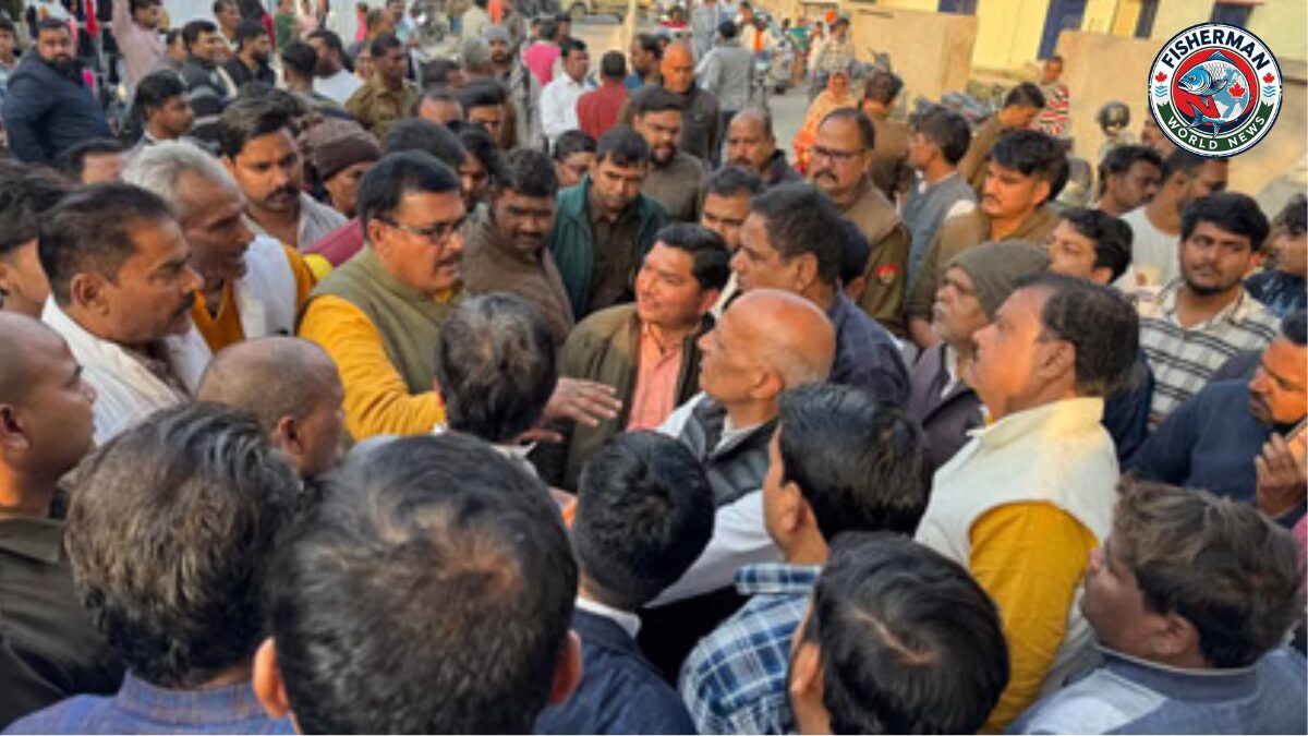 गोरखपुर में कंबल वितरण