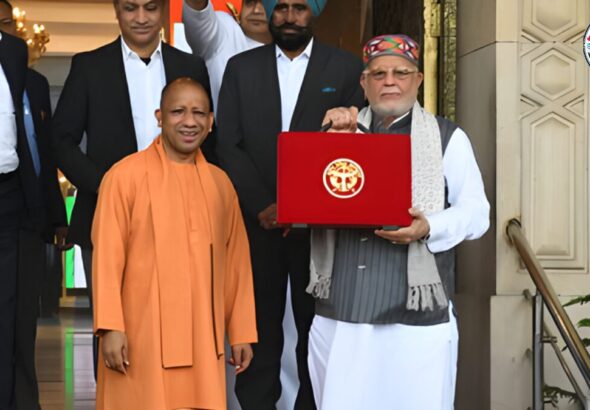 वित्त मंत्री सुरेश खन्ना