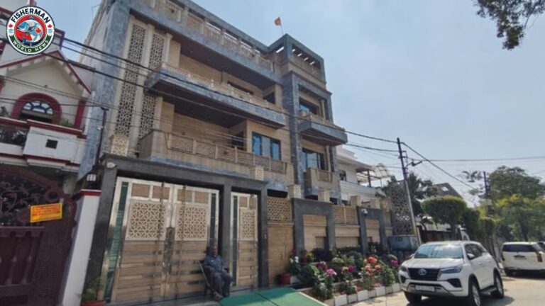 लखनऊ में बीएसपी के घर इनकम टैक्स