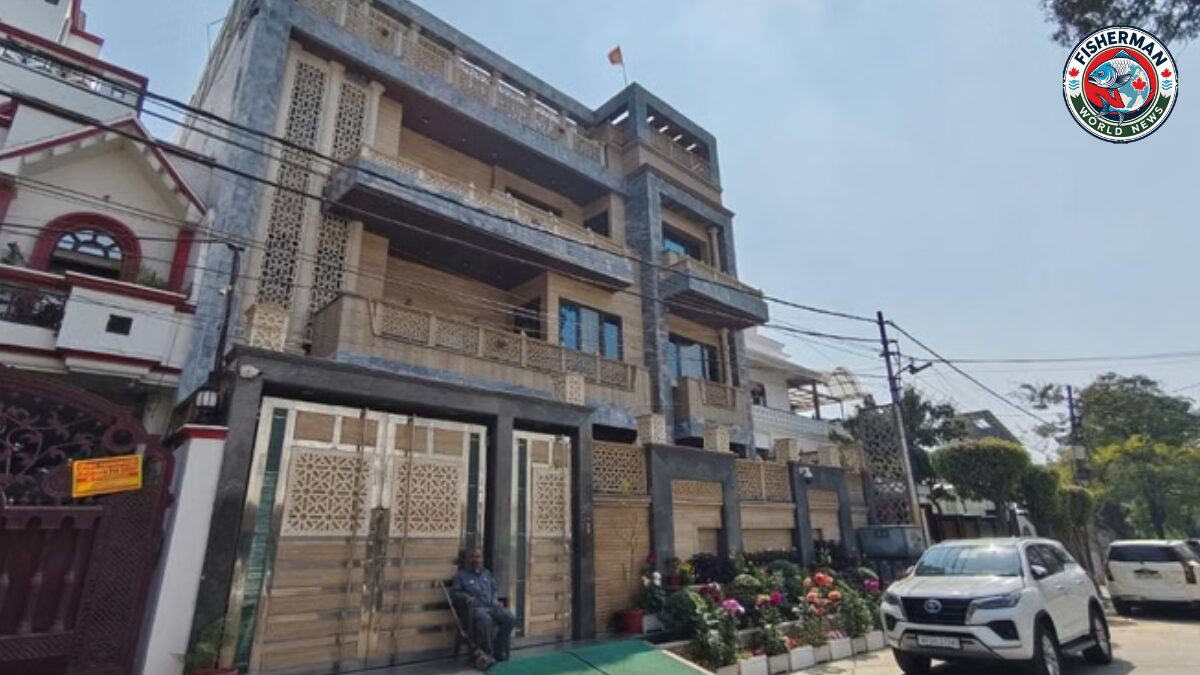 आयकर विभाग का छापा 10 करोड़ कैश बरामद