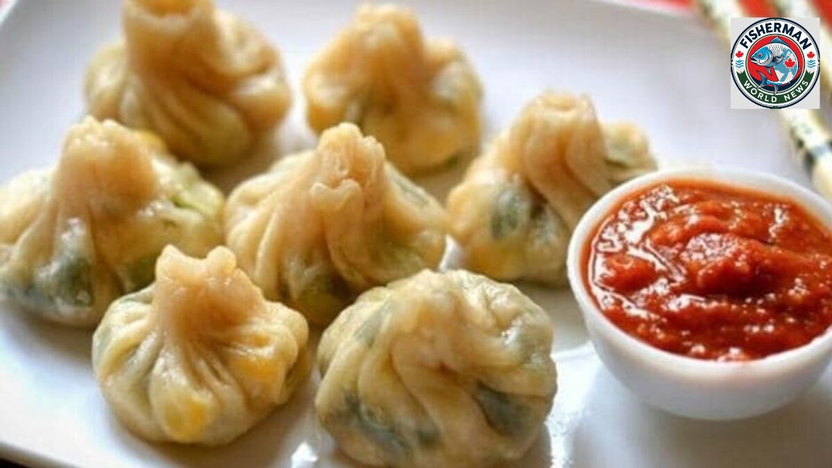 गोरखपुर मोमोज खिलाकर किशोर से