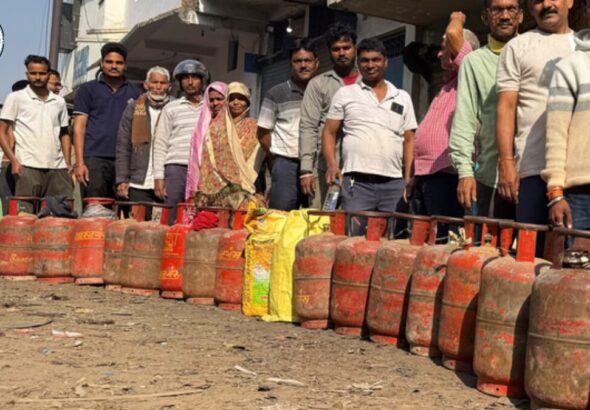 प्रयागराज में रसोई गैस सिलिंडर की किल्लत