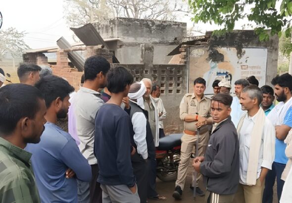 हाथरस में 30 बीघा जमीन विवाद