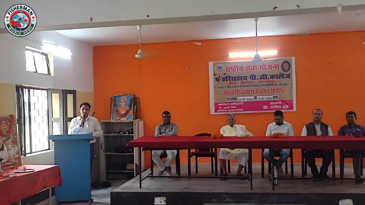 गोरखपुर पंडित हरि सहाय पीजी कॉलेज एनएसएस शिविर