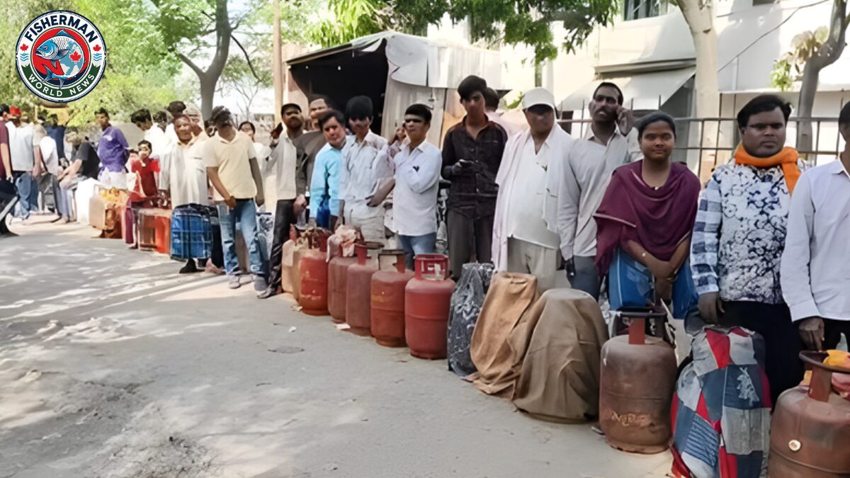 लखनऊ में गैस सिलिंडर की आपूर्ति