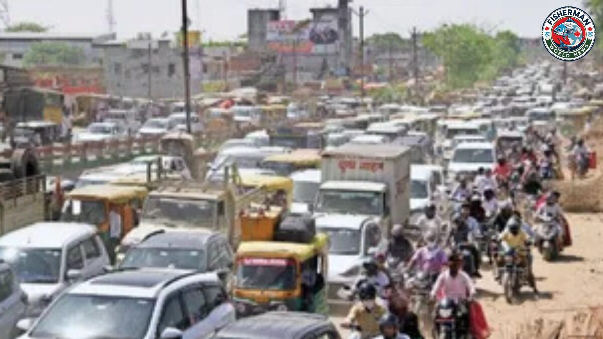 गोरखपुर में राजघाट पुल की मरम्मत से भारी जाम