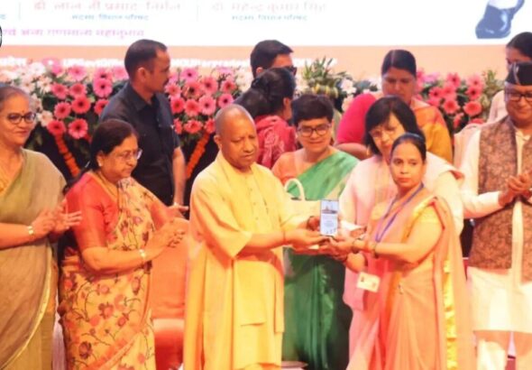 लखनऊ में CM योगी