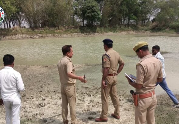 प्रतापगढ़ में तालाब में