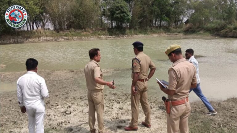 प्रतापगढ़ में तालाब में