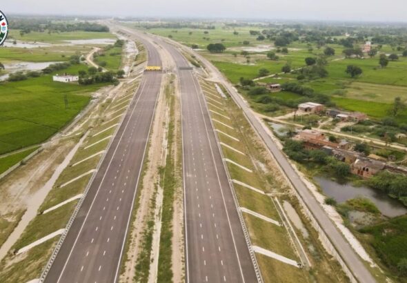 गंगा एक्सप्रेसवे 594 किमी