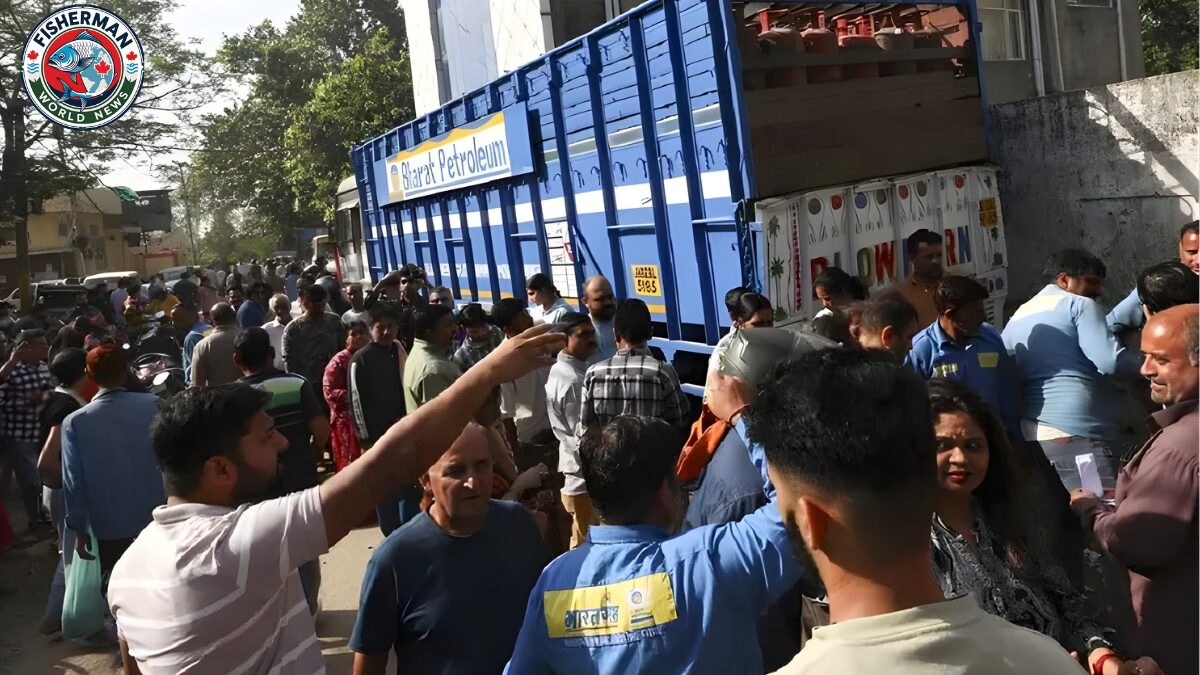 अलीगढ़ में एलपीजी सिलिंडर