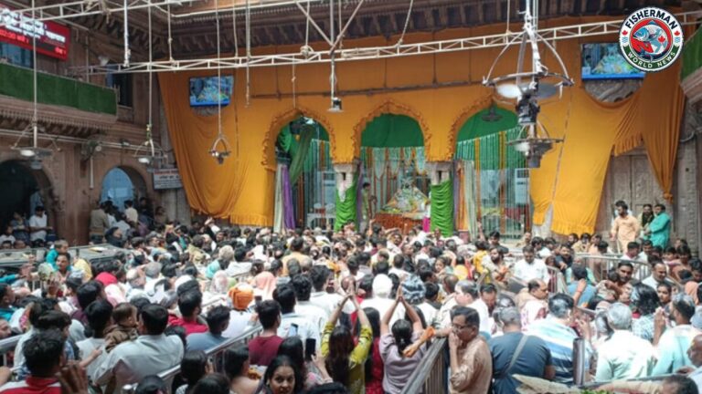 वृंदावन के बांके बिहारी मंदिर में