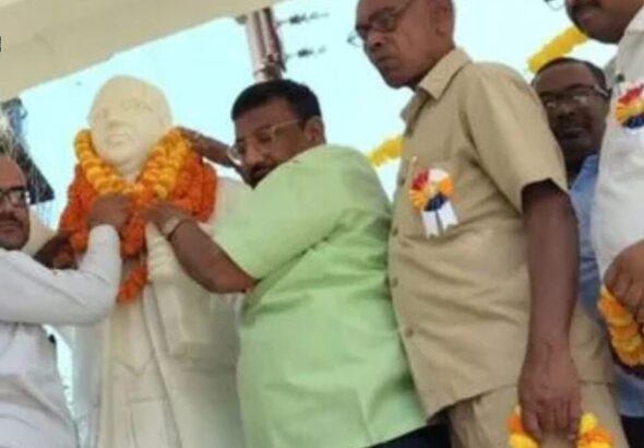 गोरखपुर में अंबेडकर जयंती पर भाजपा, कांग्रेस