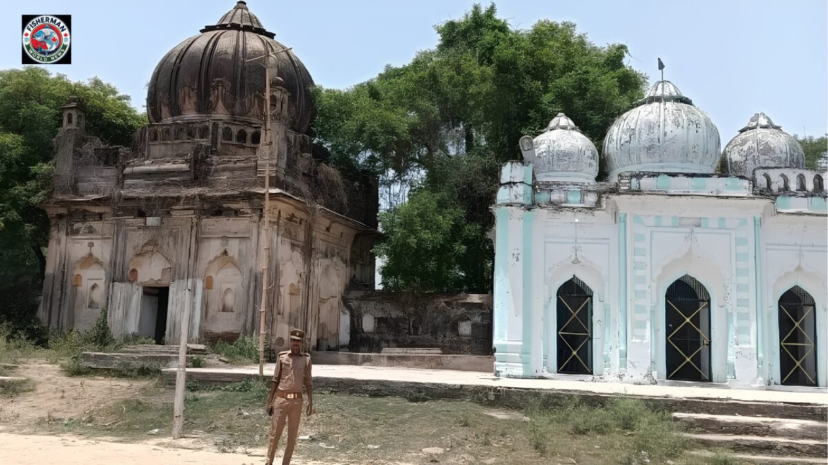 मकबरा और मंदिर विवाद