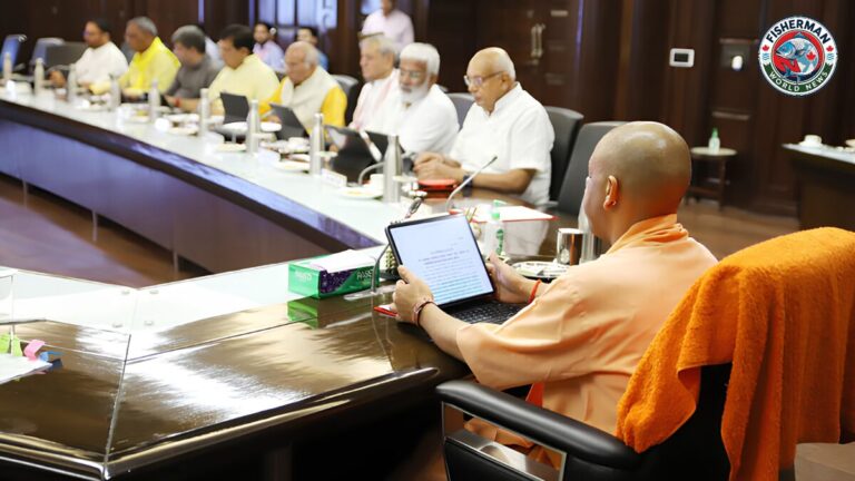 Yogi Adityanath की कैबिनेट बैठक में