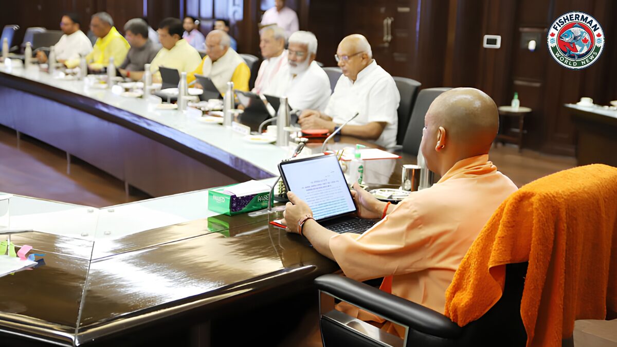 Yogi Adityanath की कैबिनेट बैठक में