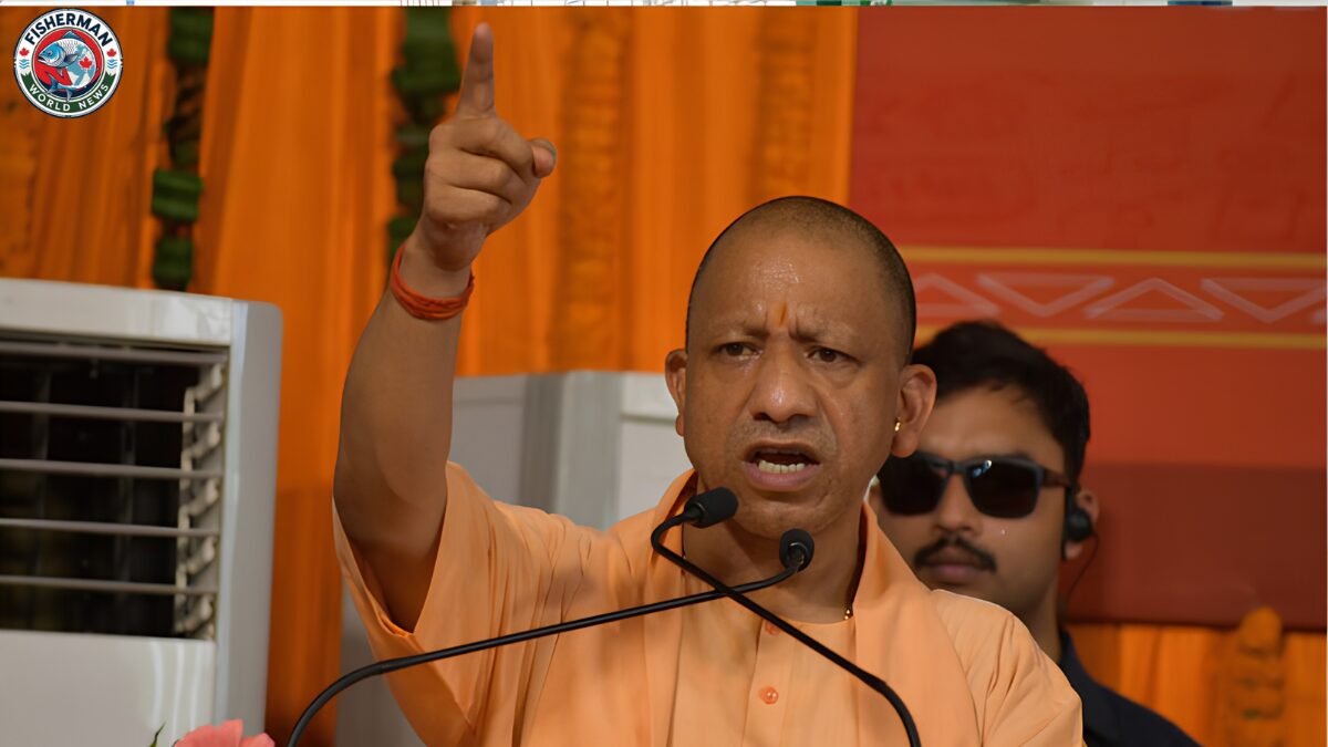 देवरिया में मुख्यमंत्री योगी आदित्यनाथ