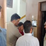 अलीगढ़ में एक अपार्टमेंट की लिफ्ट