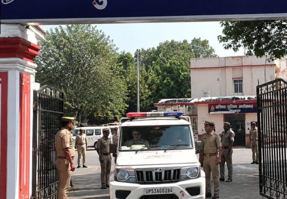 गोरखपुर में छात्राओं से अभद्रता