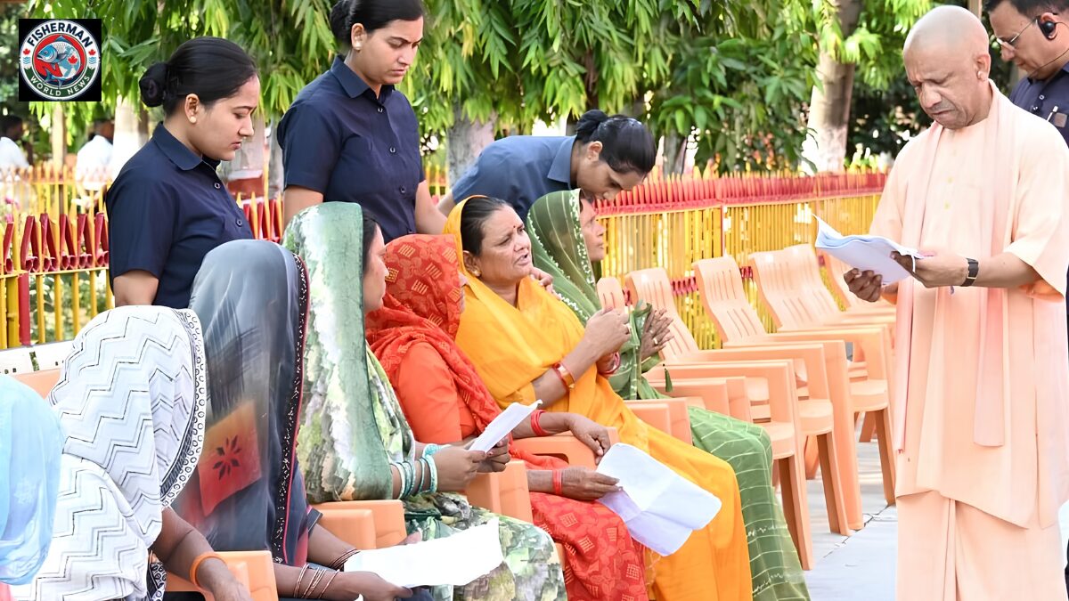 गोरखपुर में मुख्यमंत्री योगी आदित्यनाथ