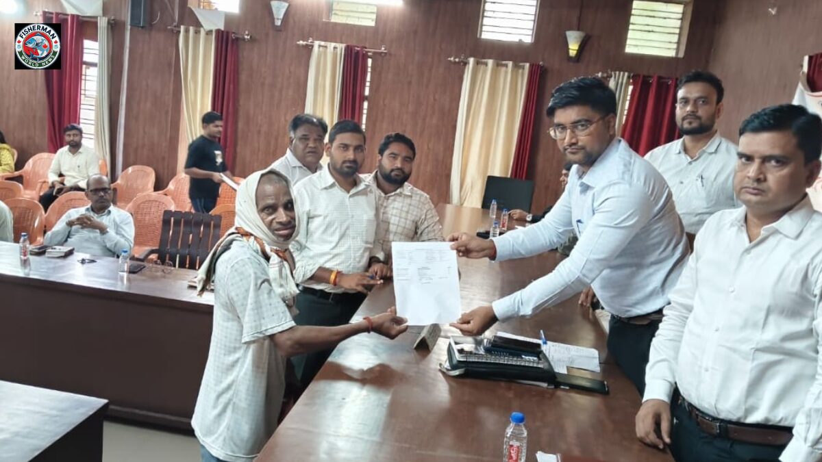 गोरखपुर के गोला तहसील में