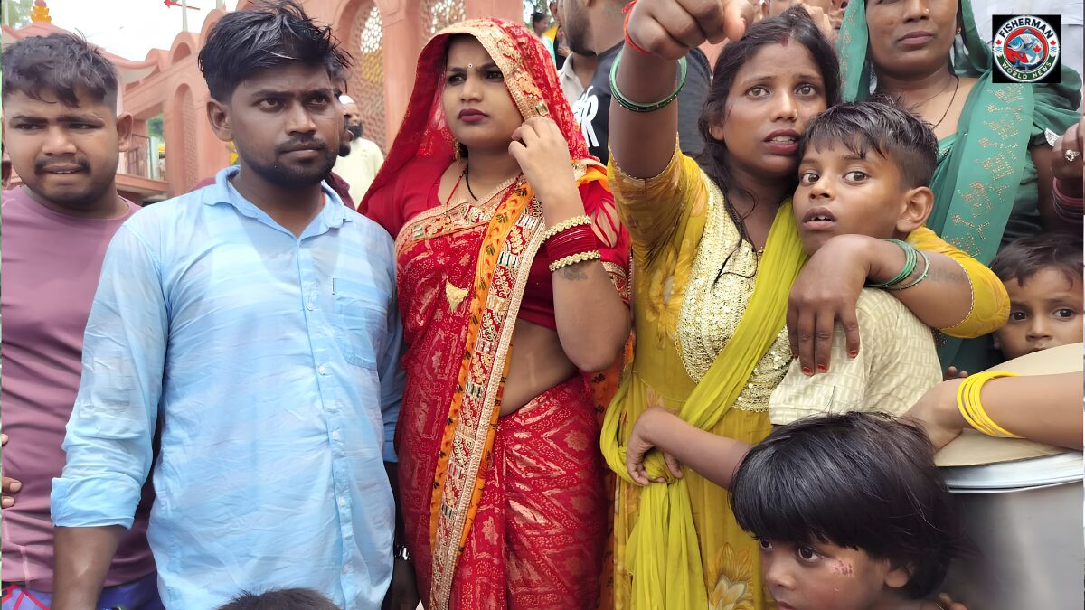 गोरखपुर के बड़हलगंज स्थित सरयू नदी में