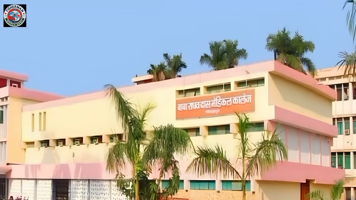गोरखपुर में एक आउटसोर्स कर्मचारी