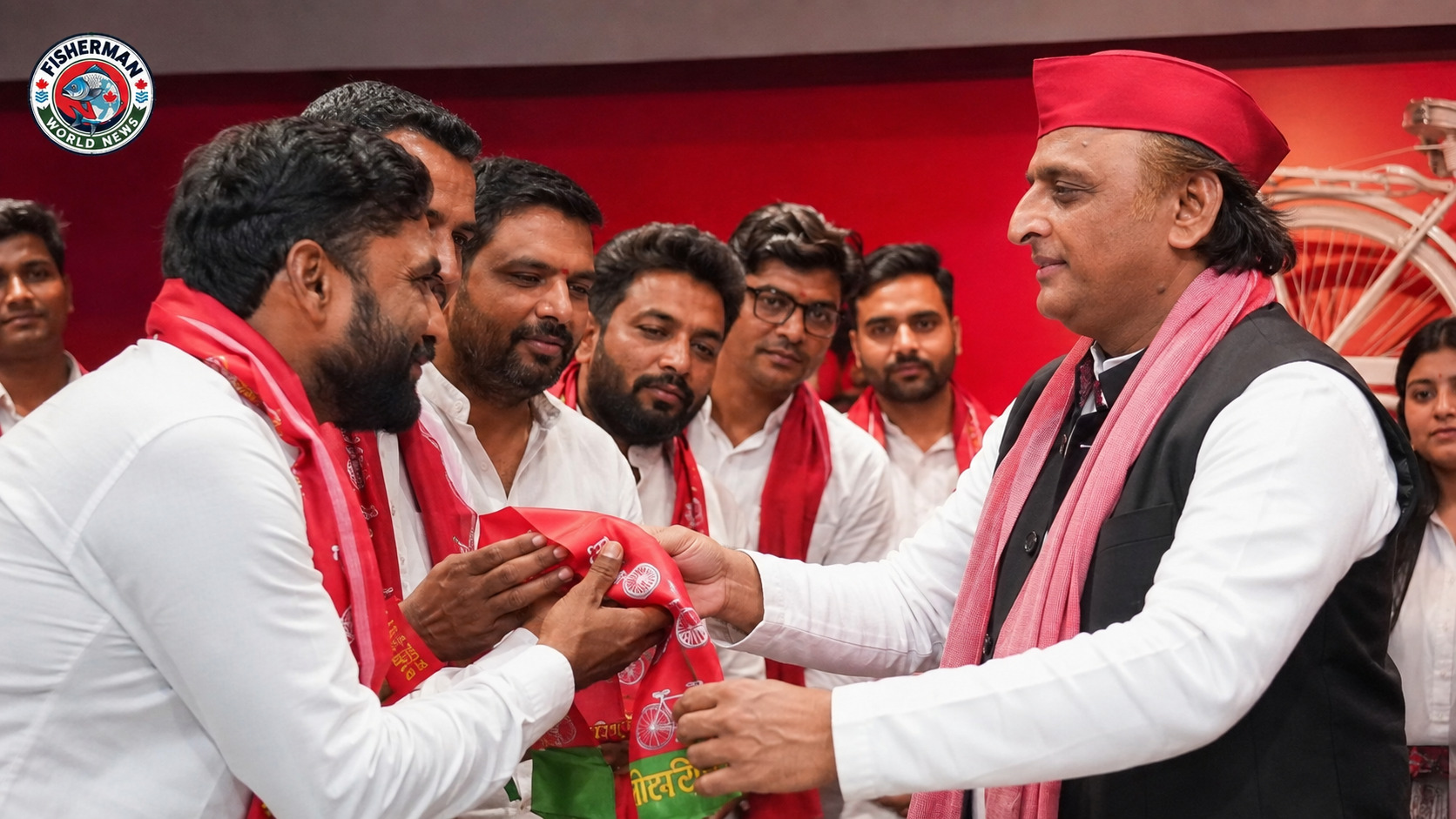 लखनऊ में कई लोगों ने समाजवादी पार्टी